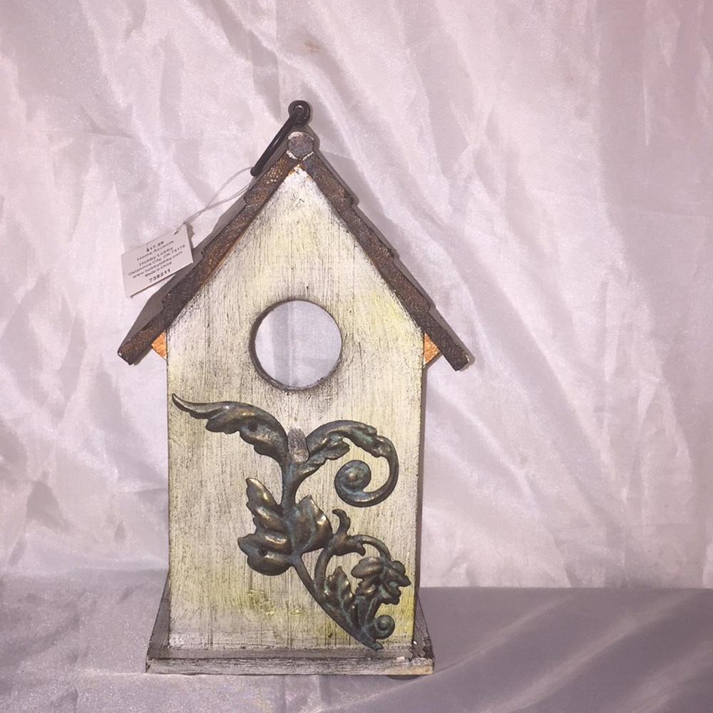 NWT Beautiful bird house! NEVER used!! 🐦 🏠 💙